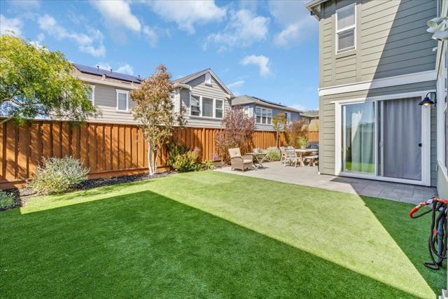 273 Skyview Drive, Marina CA: https://media.crmls.org/mediaz/1aa7b10a-2d78-48f3-a118-e4d81069722c.jpg