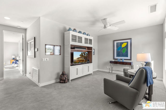 431 Suave Lane, Palm Springs CA: https://media.crmls.org/mediaz/1aa82f8c-5053-44c6-8d28-d5e458d0bb1c.jpg