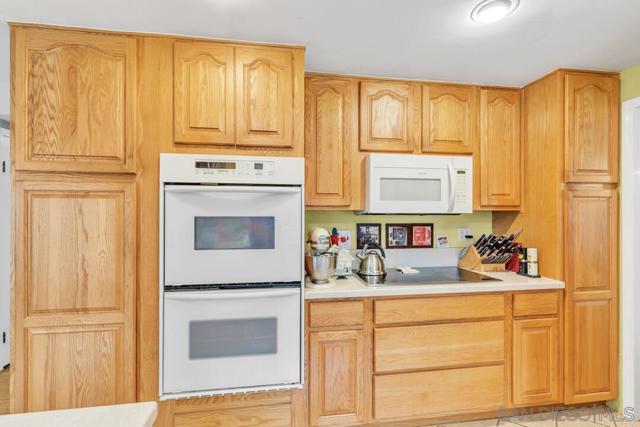 10315 Moselle St., San Diego CA: https://media.crmls.org/mediaz/1aa8405a-7a14-44ec-8984-421f3c2f0385.jpg