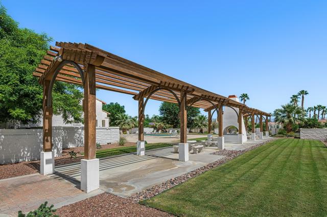 69562 Aruba Court, Cathedral City CA: https://media.crmls.org/mediaz/1aa84ed2-25dc-4d62-b71e-9450e082719f.jpg
