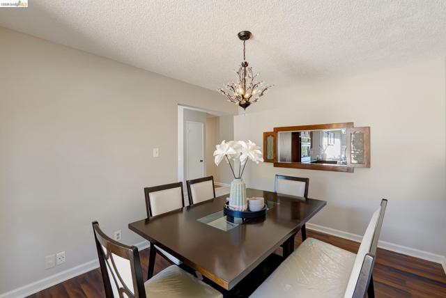 Image 33 of 47 For 2651 Tamalpais Dr