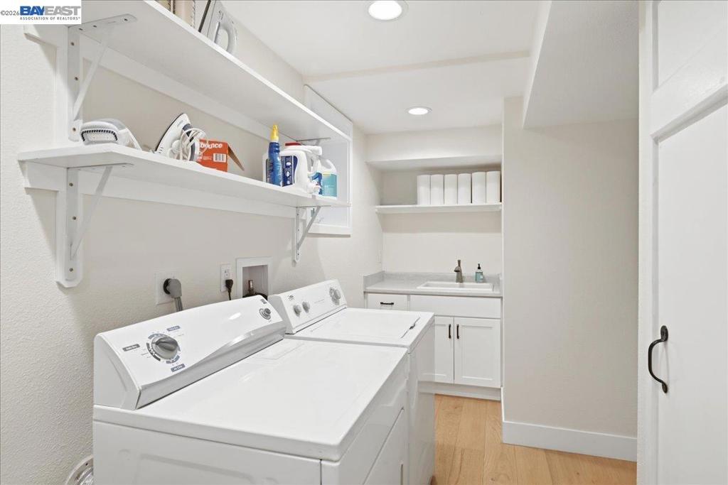 https://media.crmls.org/mediaz/1aa92248-016c-4811-9541-477dcdbbba48.jpg?preset=X-Large