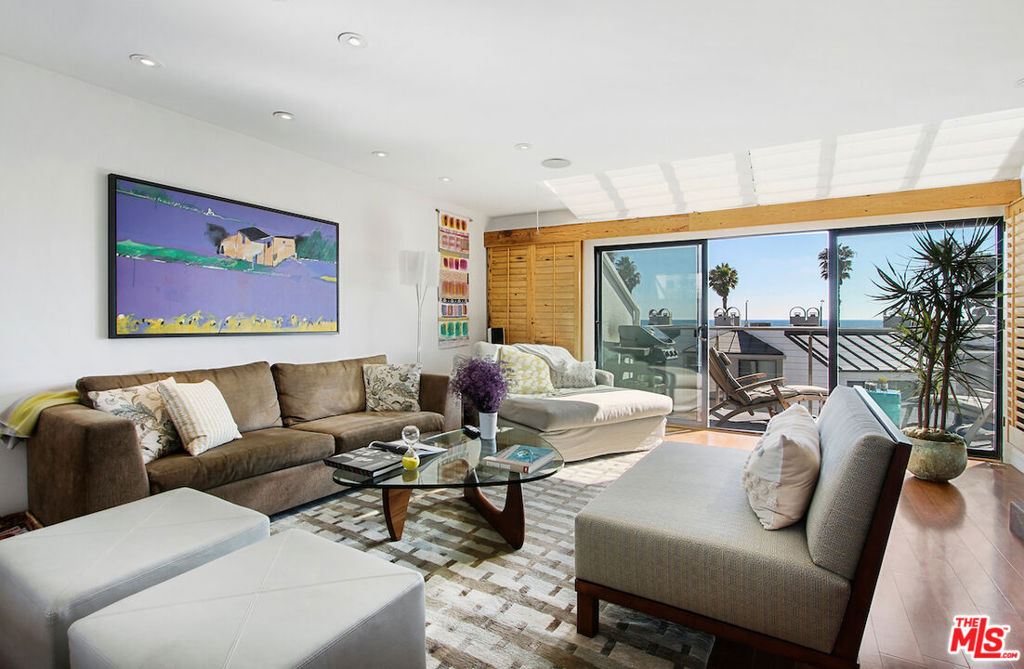 37 SEA COLONY Drive
