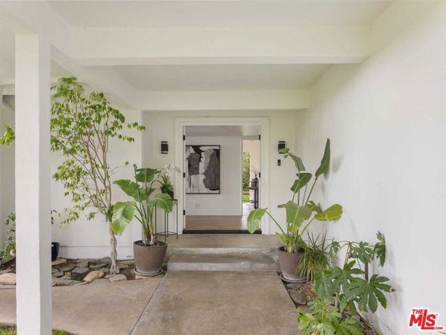 3023 Hutton Drive, Beverly Hills, California 90210, 5 Bedrooms Bedrooms, ,3 BathroomsBathrooms,Single Family Residence,For Sale,Hutton,24403649