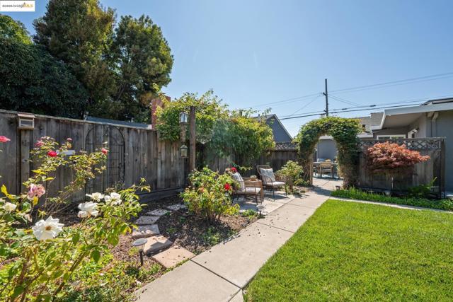 952 Amador St, Richmond CA: https://media.crmls.org/mediaz/1aa9ca9b-f23a-4361-9b6d-4206bf7fd83e.jpg