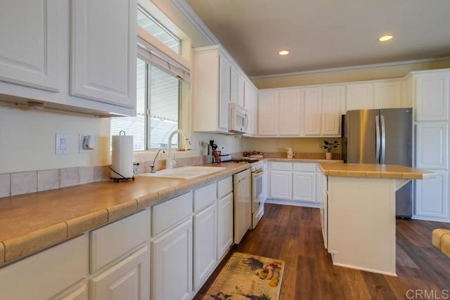 Detail Gallery Image 10 of 64 For 1930 W San Marcos Blvd #163,  San Marcos,  CA 92078 - 2 Beds | 2 Baths