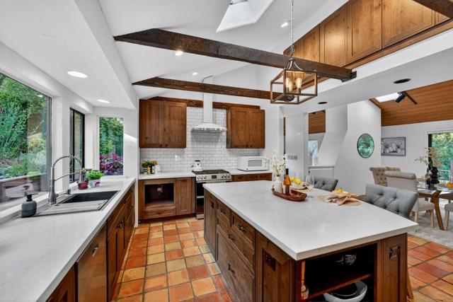 15098 Elm, Monte Sereno CA: https://media.crmls.org/mediaz/1aaad9c4-2689-4ce5-9130-a7b2cebcedf1.jpg