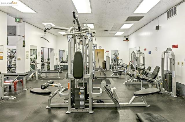 7 Commodore DR, Emeryville CA: https://media.crmls.org/mediaz/1aab32e1-dd03-449b-a338-f0fca1e3239e.jpg