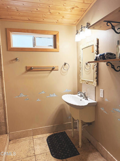 4620 Casitas Pass Road, Ventura CA: https://media.crmls.org/mediaz/1aab4d77-e0cc-4847-8935-bb62084a1251.jpg