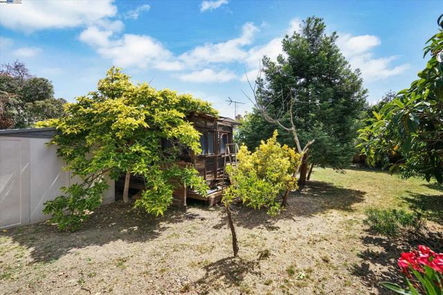 4909 Romeo, Fremont CA: https://media.crmls.org/mediaz/1aab5d61-ac61-4ee5-8f28-0ac53b766675.jpg