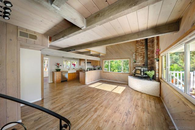 30408 Lennie Dr, Valley Center CA: https://media.crmls.org/mediaz/1aab84ab-ece8-4312-865e-d7b61bef4882.jpg