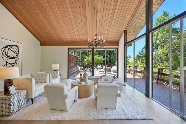 14582 Horseshoe Court, Saratoga CA: https://media.crmls.org/mediaz/1aac6bfa-5783-4b1a-9b04-faf45bcfb13a.jpg