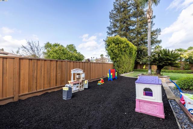 2522 Wood Hollow Dr, Livermore CA: https://media.crmls.org/mediaz/1aace0bd-9b6b-4688-a22e-93310fd9b2dd.jpg