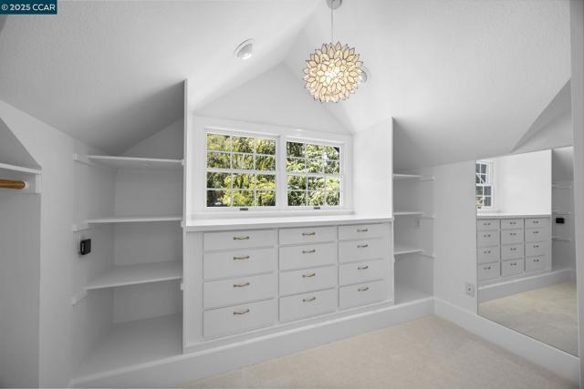 3475 Springhill Rd, Lafayette CA: https://media.crmls.org/mediaz/1aad46ba-d8bf-4877-9a12-617410a243a0.jpg