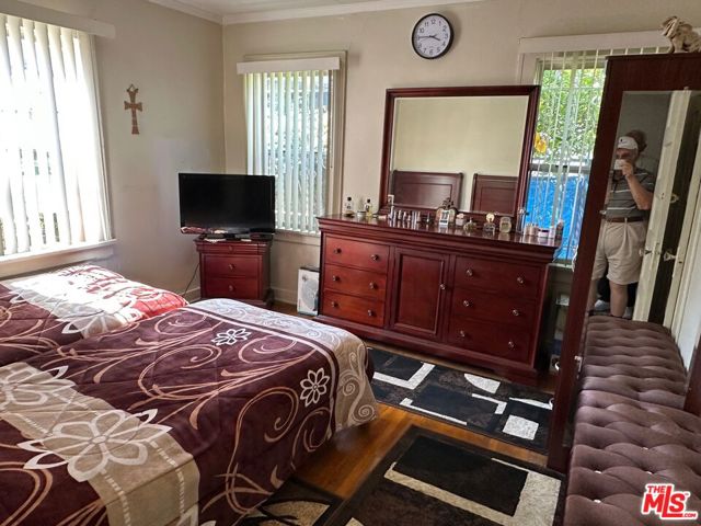 1179 N Berendo Street, Los Angeles CA: https://media.crmls.org/mediaz/1aadce0d-a08c-424b-a1ab-929ddfdb5da1.jpg