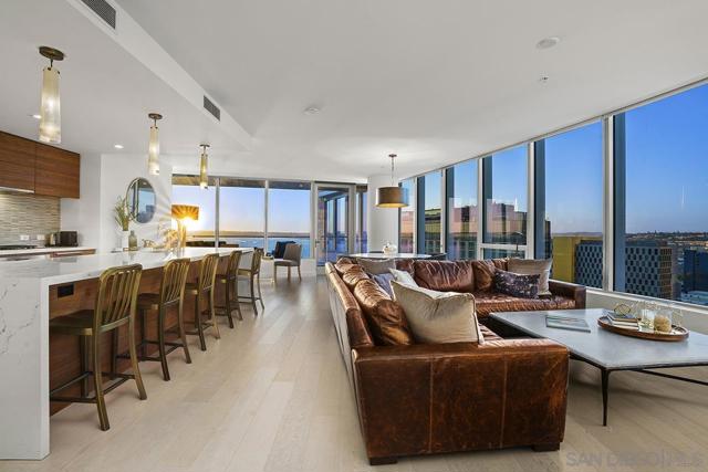 888 W E Street, San Diego CA: https://media.crmls.org/mediaz/1aae15e9-64aa-43a3-8ee0-d8d4cbc312d9.jpg