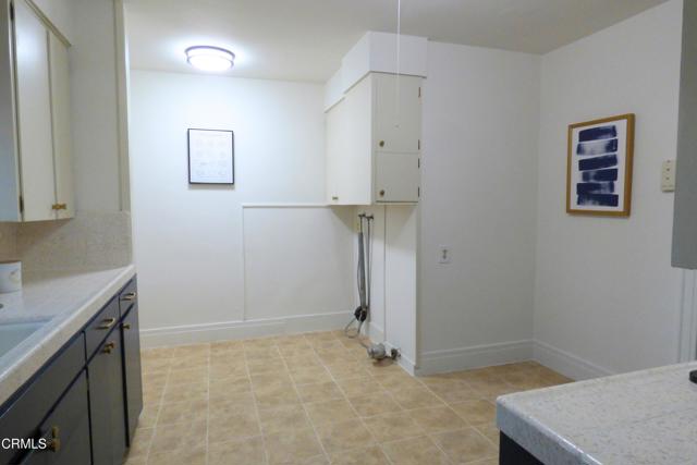 1255 N Dominion Avenue, Pasadena CA: https://media.crmls.org/mediaz/1aae3ca7-4b9a-4135-acf9-35f563e8f04e.jpg