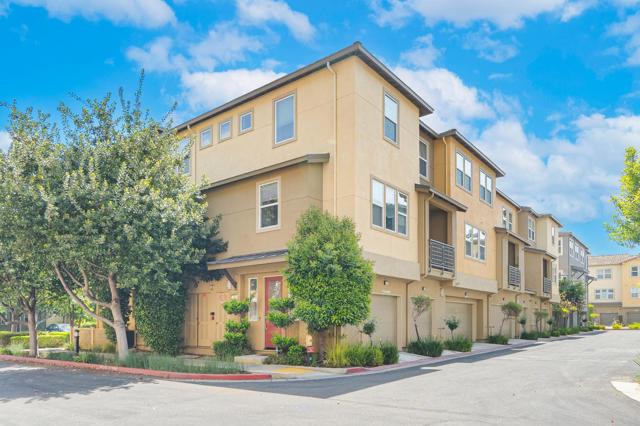 589 Santa Rosalia Terrace, Sunnyvale CA: https://media.crmls.org/mediaz/1aae8601-22c8-4c6f-9176-d9b64ee37c2a.jpg
