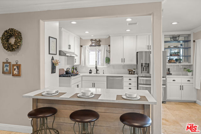 21115 Merridy Street photo 7