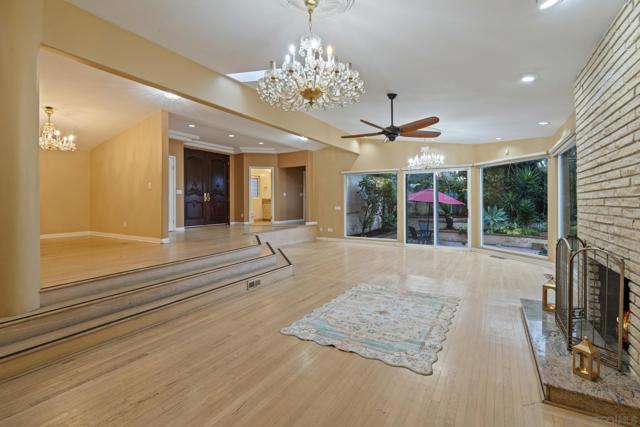 Image 12 of 37 For 6430 La Jolla Scenic Dr S