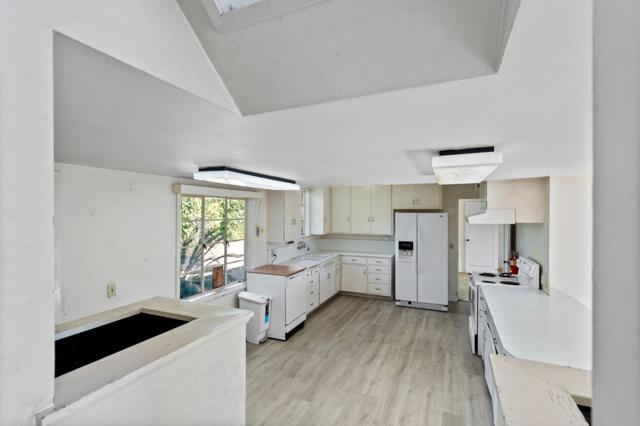 2326 Buena Vista Avenue, Belmont CA: https://media.crmls.org/mediaz/1aaf496e-ec32-4af8-bad5-04688cd78b73.jpg