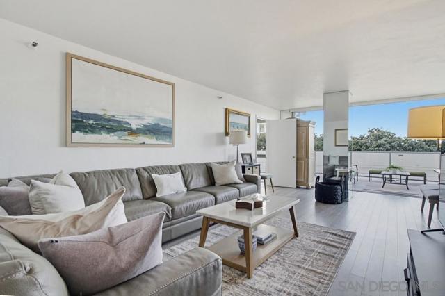 1820 Avenida Del Mundo, Coronado CA: https://media.crmls.org/mediaz/1aaf7923-3ad9-437d-bac0-fc2d821b5ed0.jpg