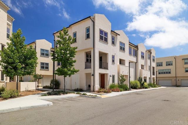 5241 Rockfish Lane, San Diego CA: https://media.crmls.org/mediaz/1ab04e4a-d99f-4b77-866d-8afc27871cde.jpg