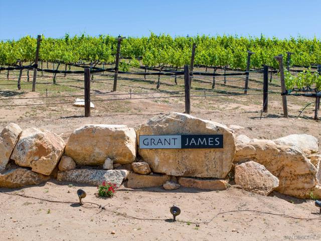 1212 H St, Ramona CA: https://media.crmls.org/mediaz/1ab0a162-7bcd-4ae6-b170-4ed012589a8a.jpg
