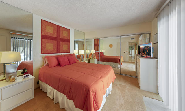 51 Sunrise Drive, Rancho Mirage CA: https://media.crmls.org/mediaz/1ab1325f-6a82-46cc-b2f7-4b4dbb40be4a.jpg