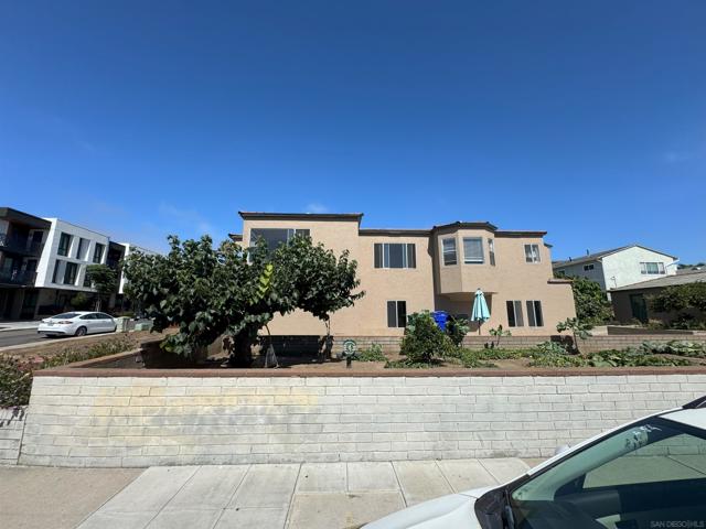 3102 Fenelon St, San Diego CA: https://media.crmls.org/mediaz/1ab13582-0958-41d4-b51f-cfd44d68c5e3.jpg