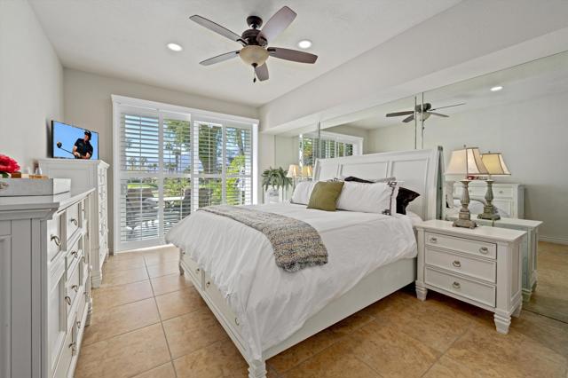54121 Oakhill, La Quinta CA: https://media.crmls.org/mediaz/1ab1dfe8-3025-40e7-a12d-23c2ea410341.jpg