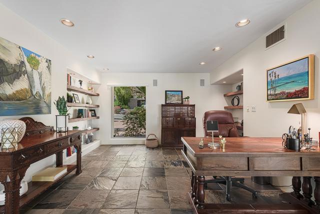 600 S La Mirada Road, Palm Springs CA: https://media.crmls.org/mediaz/1ab20373-54e1-4f75-ae79-76219794ee2c.jpg