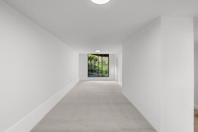 959 Avalon Avenue, San Francisco CA: https://media.crmls.org/mediaz/1ab394d5-36b2-4103-8138-e23a886e2bdb.jpg