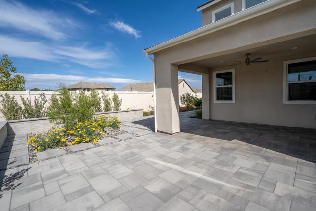 39818 Ninebark Ct, Temecula CA: https://media.crmls.org/mediaz/1ab3e10c-4fc1-44d1-9f9f-cd0fd05ffb28.jpg