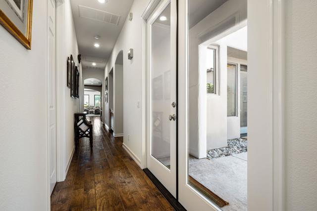 326 Loch Lomond Road, Rancho Mirage CA: https://media.crmls.org/mediaz/1ab40e96-977e-457b-a8e0-3aa432af2156.jpg