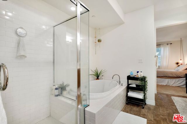 7100 Playa Vista Drive, Playa Vista CA: https://media.crmls.org/mediaz/1ab40ecf-e790-4ca8-a2c1-8658d782dbb0.jpg