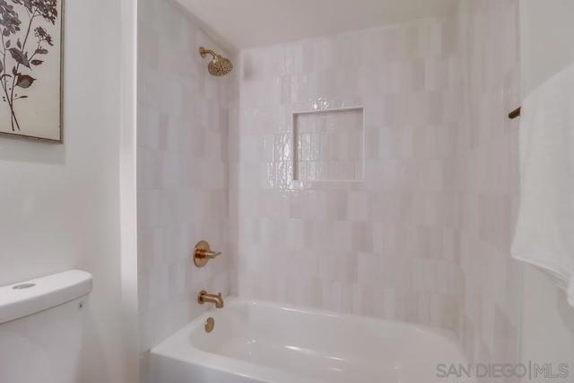 425 W W Beech St, San Diego CA: https://media.crmls.org/mediaz/1ab41247-07cf-4d8e-bc12-ce82280c4d16.jpg