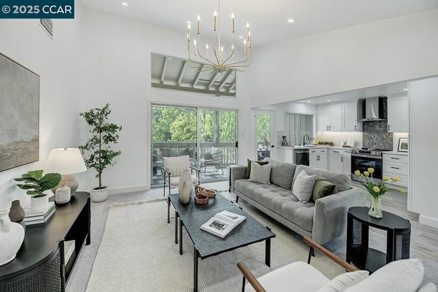 2175 Cactus Ct, Walnut Creek CA: https://media.crmls.org/mediaz/1ab42704-2bd9-4441-8ab4-f5a7cc33144d.jpg