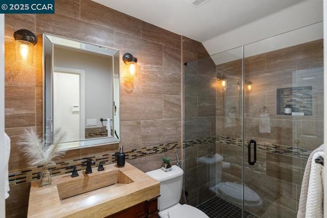 9662 Velvet Leaf Cir, San Ramon CA: https://media.crmls.org/mediaz/1ab46bdb-ab34-4564-8cfe-25875cc3075d.jpg