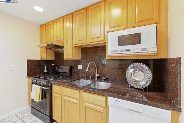 232 Longford Dr, South San Francisco CA: https://media.crmls.org/mediaz/1ab54e76-122c-4060-916c-35bcfcb1f7f0.jpg