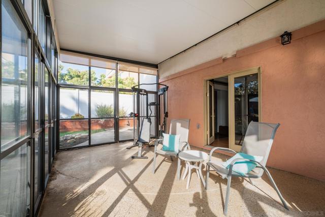 6433 La Paloma Street, Carlsbad CA: https://media.crmls.org/mediaz/1ab5b98a-e2c6-436e-a5b4-2d104dd8c5af.jpg
