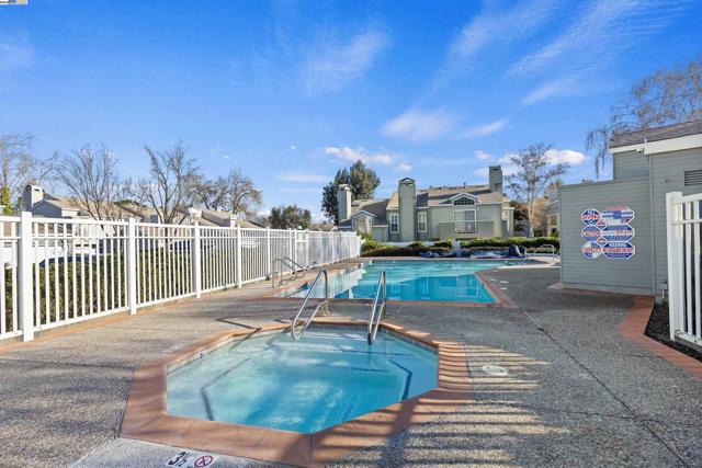 5409 Cameo Ct, Pleasanton CA: https://media.crmls.org/mediaz/1ab60340-6234-46fb-a3b4-c6436d1dcdde.jpg