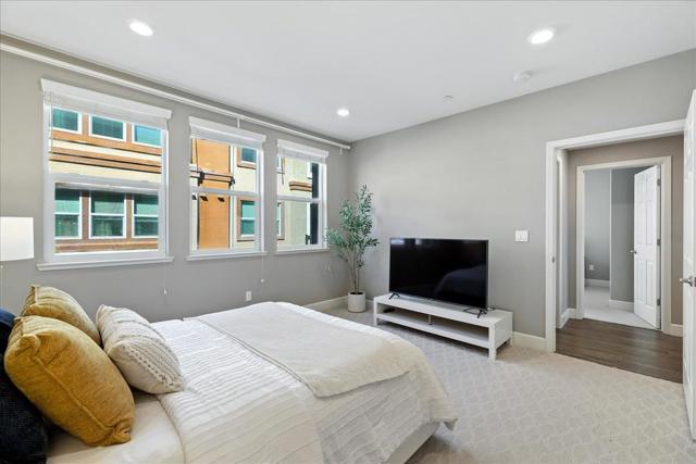 1011 Bellante Lane, San Jose CA: https://media.crmls.org/mediaz/1ab60705-aecd-42e0-9918-5d07bd4dc0cc.jpg