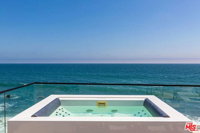 18954 Pacific Coast Highway, Malibu CA: https://media.crmls.org/mediaz/1ab60729-d4a9-49e1-a1da-1af1b81e664e.jpg