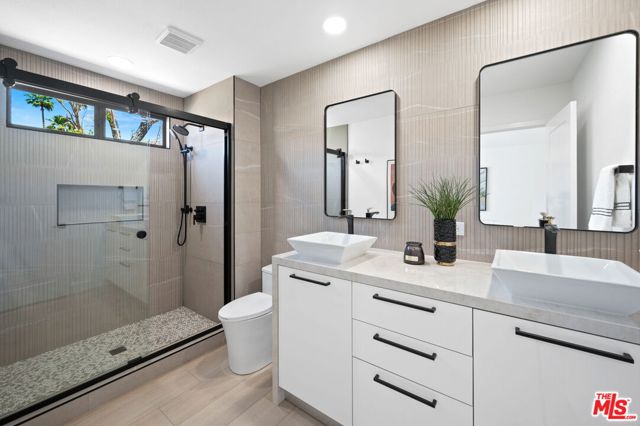 38306 Gazania Circle, Palm Desert CA: https://media.crmls.org/mediaz/1ab61016-b5f2-4b91-ae45-78f71598b5f7.jpg