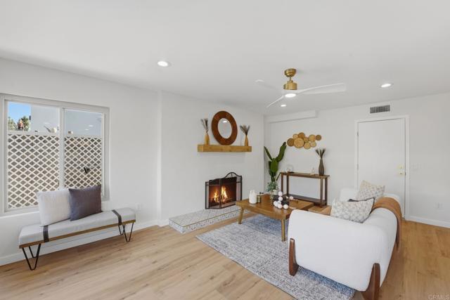 Detail Gallery Image 13 of 42 For 13879 Paseo Cardiel, San Diego,  CA 92129 - 4 Beds | 2/1 Baths