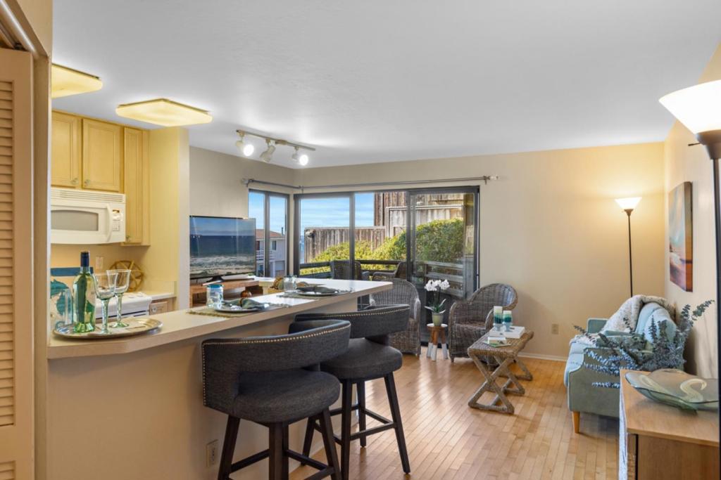 125 Surf Way #343