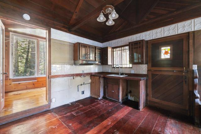 24140 Schulties Road, Los Gatos CA: https://media.crmls.org/mediaz/1ab727b8-2cb0-471c-be00-4f3cc8482508.jpg