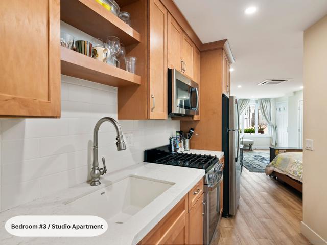 249 Playa Del Norte, La Jolla CA: https://media.crmls.org/mediaz/1ab74460-adf8-489d-a1f5-e679fad04fbb.jpg