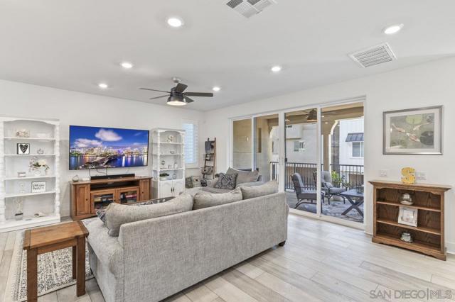 15447 Van Lodensteyn Way, San Diego CA: https://media.crmls.org/mediaz/1ab77b5f-91cf-408f-a9c8-4f00b2980c85.jpg